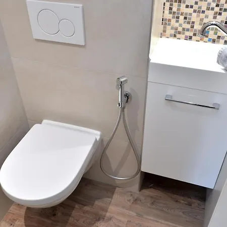 L'authentique De La Petite Venise